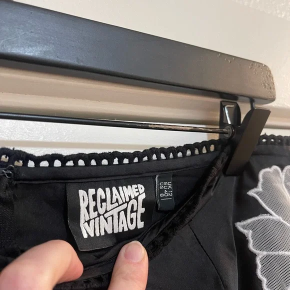 Reclaimed Vintage Satin lingerie shorts - Picture 5 of 8